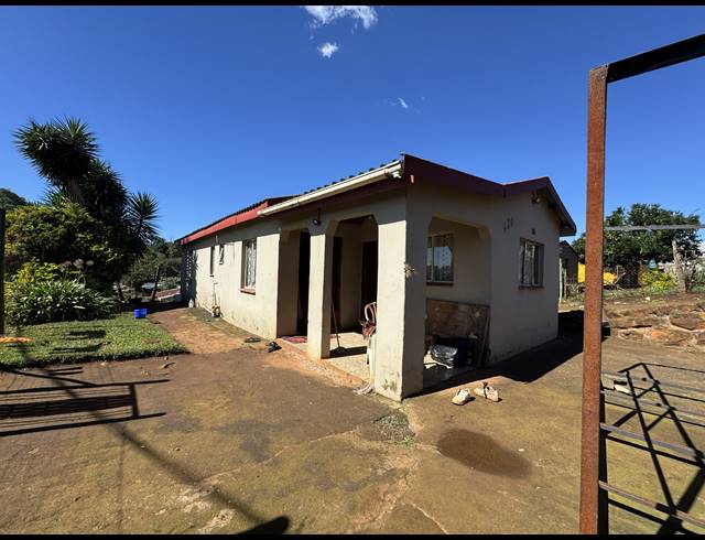 3 BEDROOM FREEHOLD FOR SALE IN HOWICK WEST